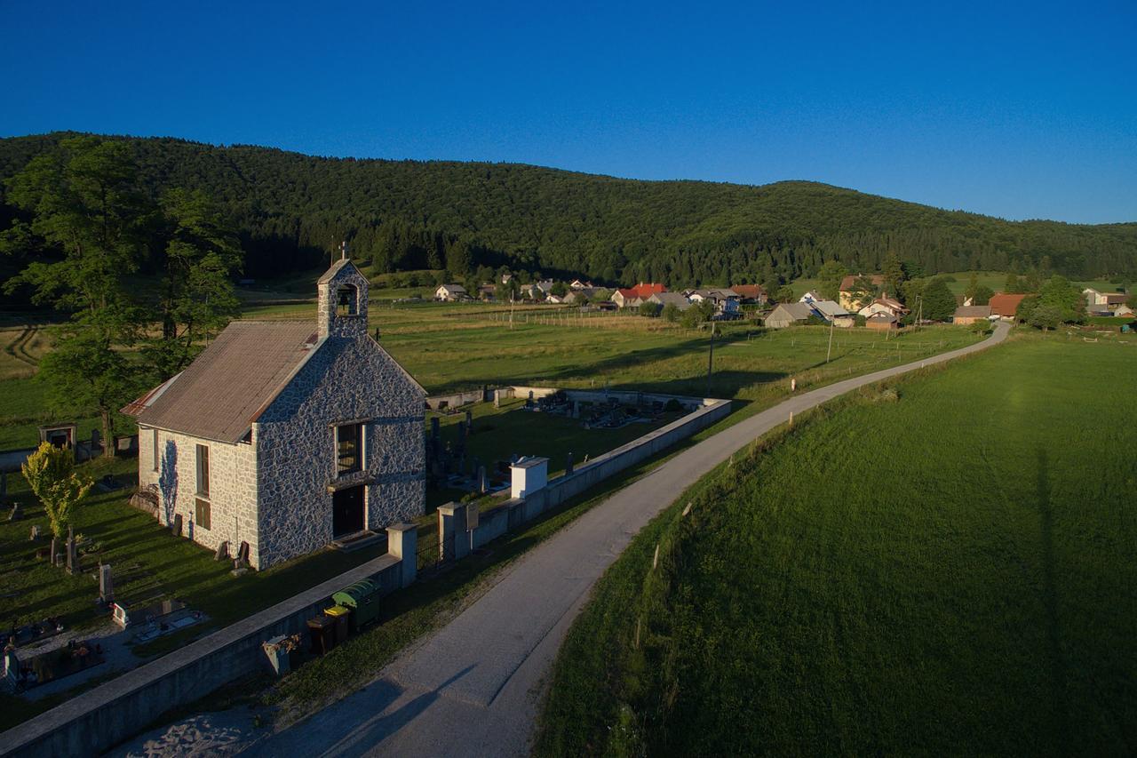 Gostel Koprivnik Pri Kocevju, Kocevski Rog Exteriör bild